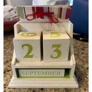 Hallmark perpetual calendar, desk organizer, with paper